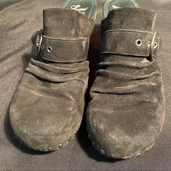 Dansko Nadine Heeled Mule Clogs Black Leather Suede Studded Buckle Slip-on 40 - Picture 7 of 11